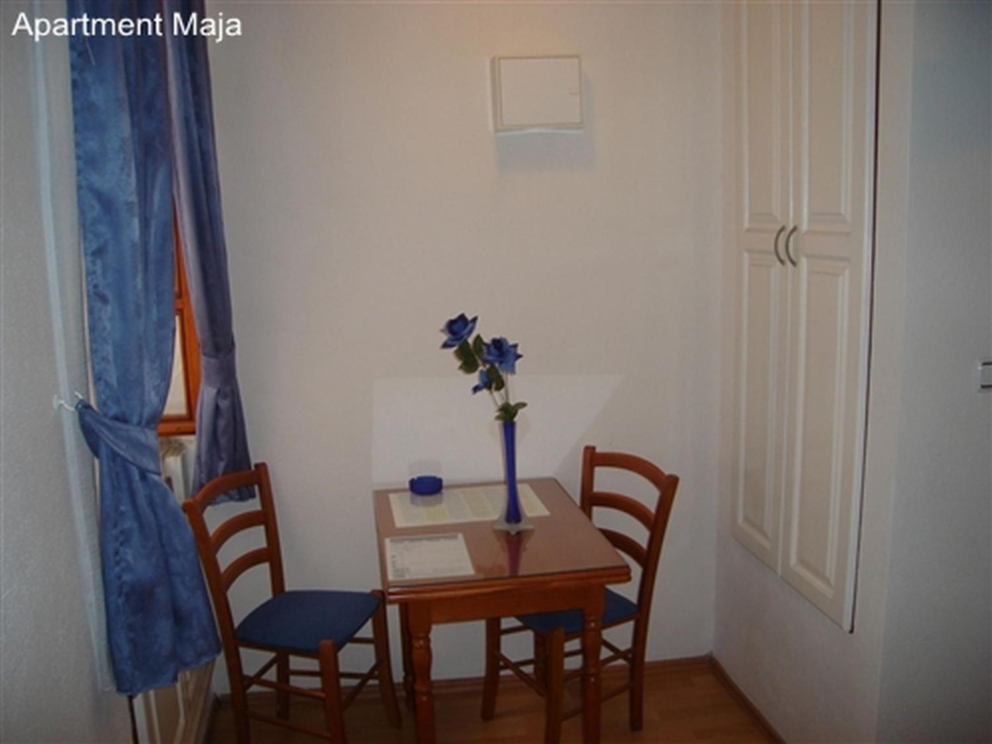 Maja Apartments โตรกีร์ ภายนอก รูปภาพ