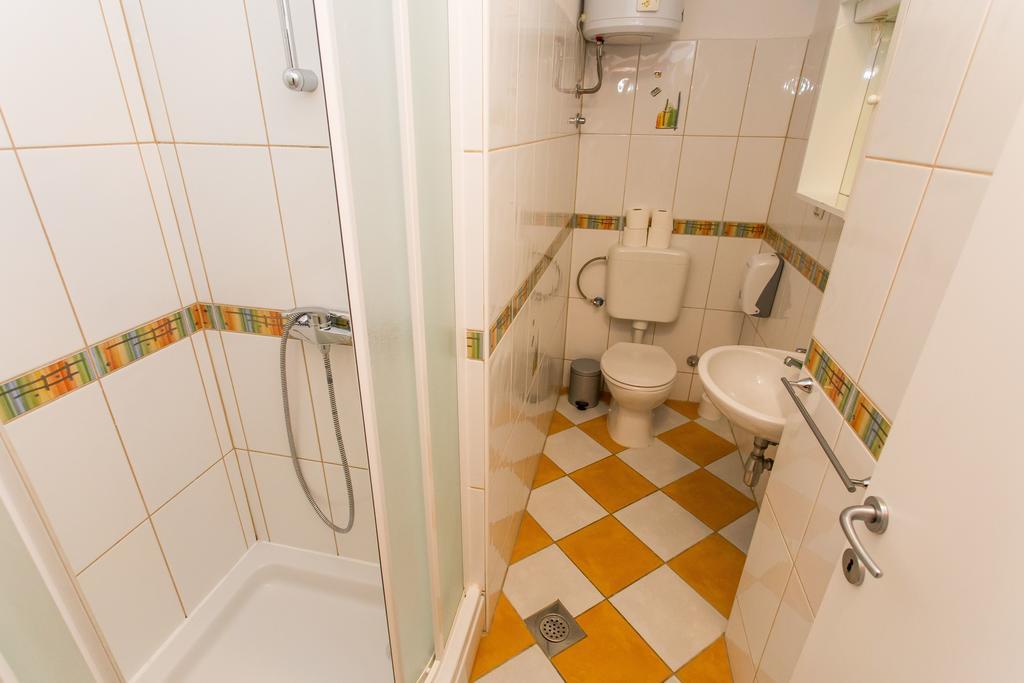 Maja Apartments โตรกีร์ ภายนอก รูปภาพ