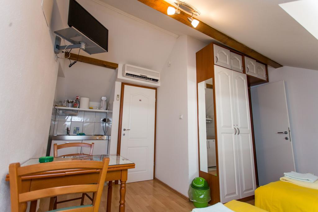 Maja Apartments โตรกีร์ ภายนอก รูปภาพ