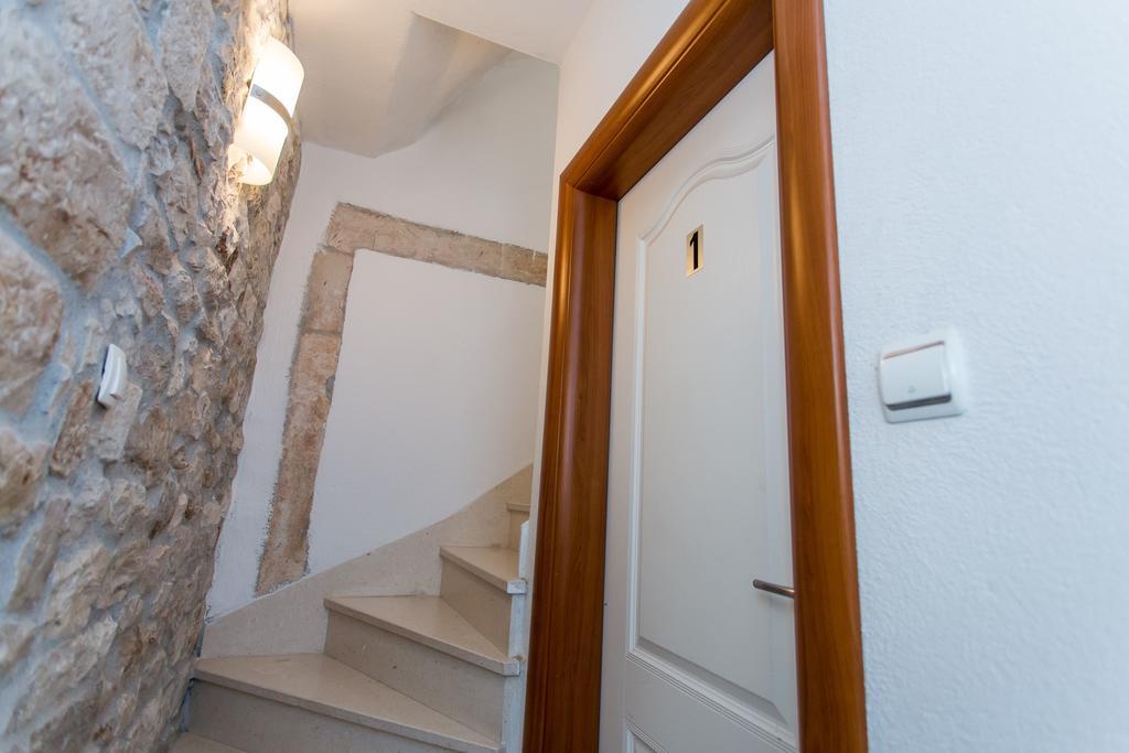 Maja Apartments โตรกีร์ ภายนอก รูปภาพ